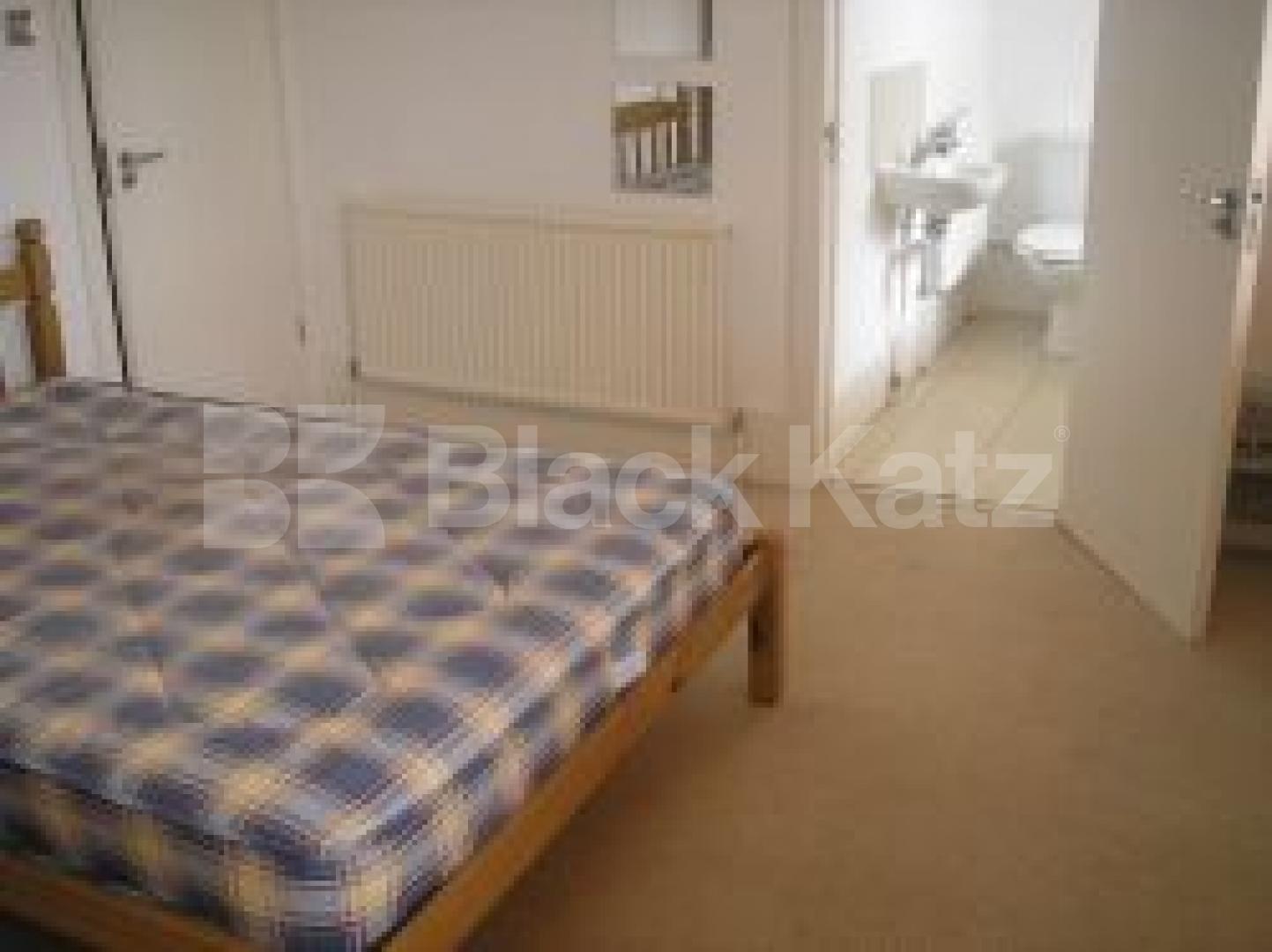 			2 Bedroom, 1 bath, 1 reception Flat			 Hazelville Road, CROUCH HILL N19